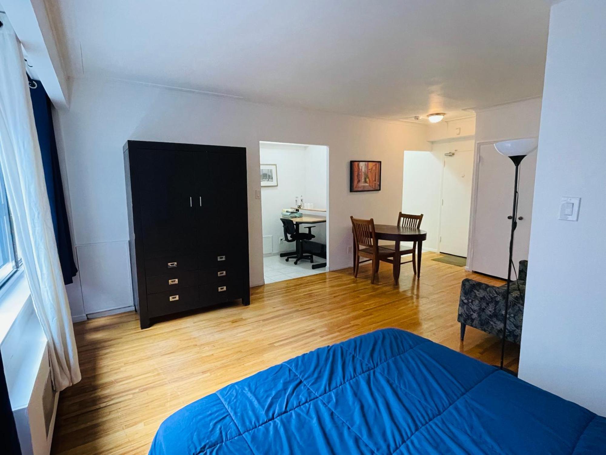 Stylish Montreal Apartment Comfortable Stay In The Golden Square Mile Exterior photo